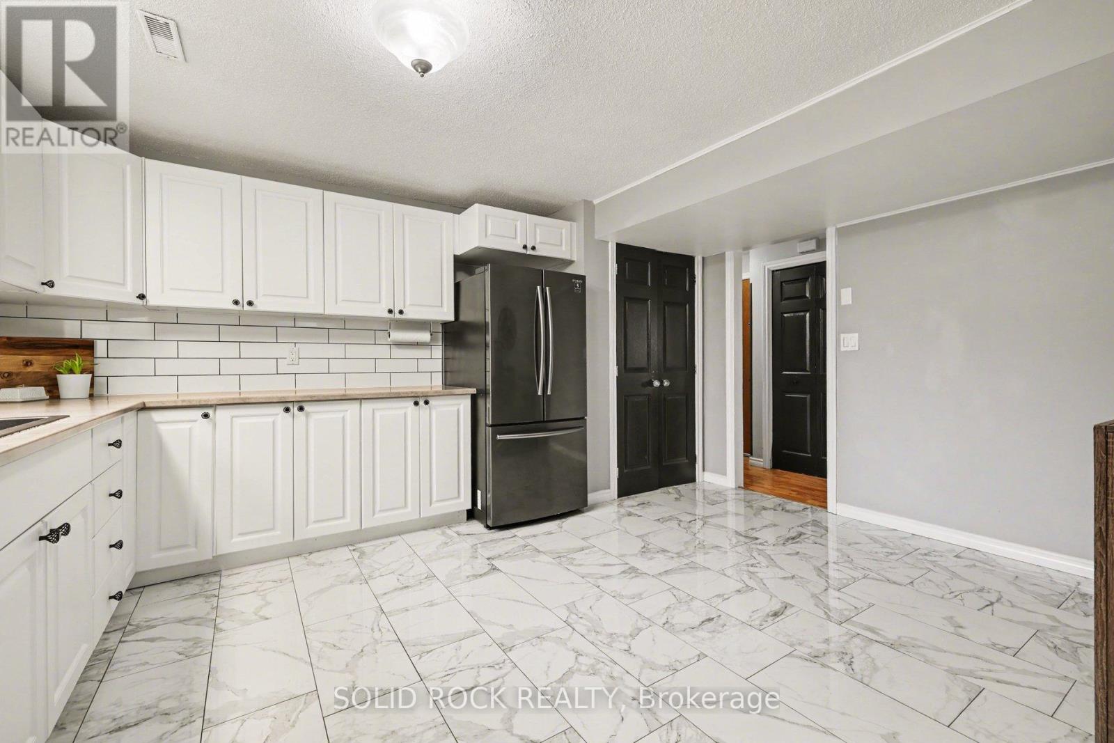 7 Leeds Street Property Photo 25