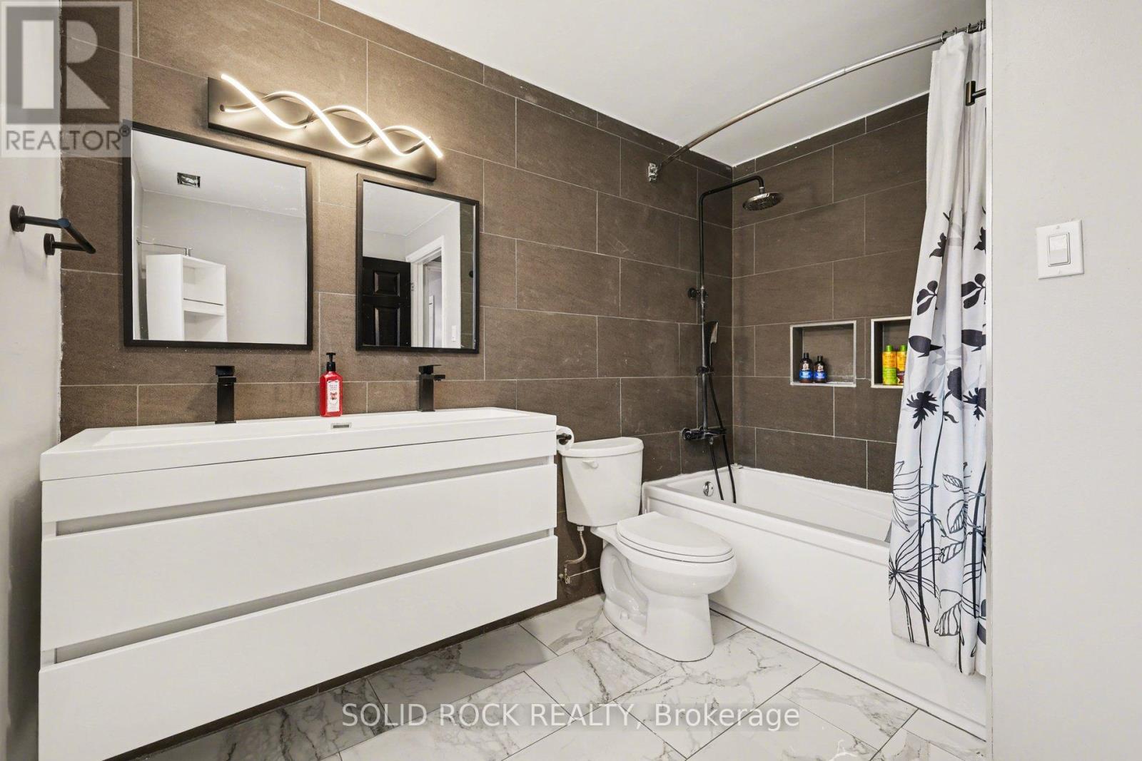 7 Leeds Street Property Photo 29