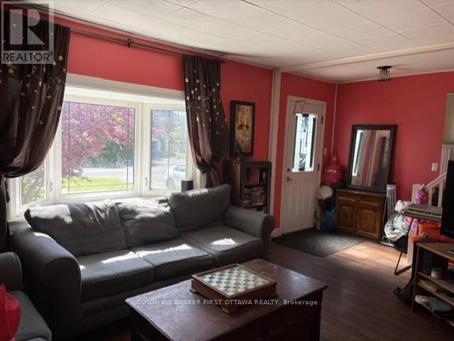 185 Compton Avenue Property Photo 3