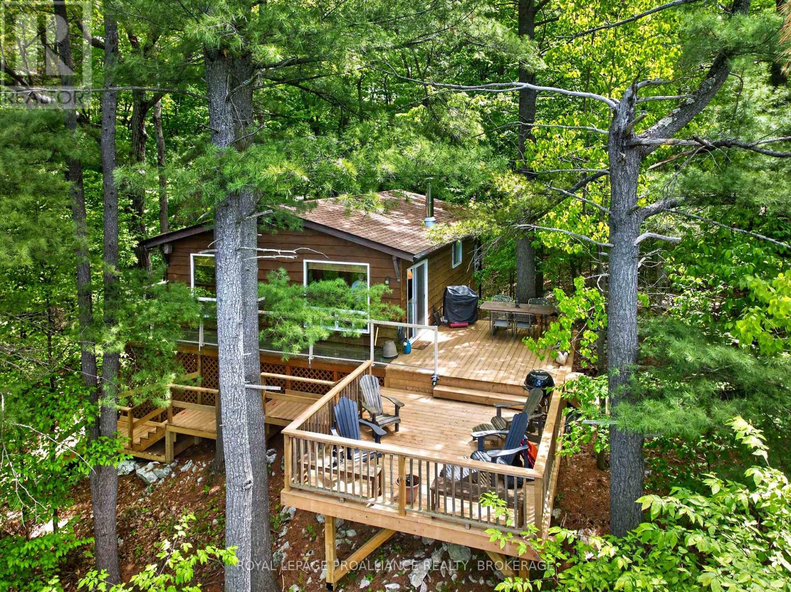 450 Brooks Point Road Property Photo 1
