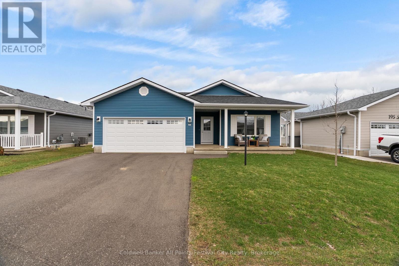 197 Lake Breeze Drive Property Photo 1