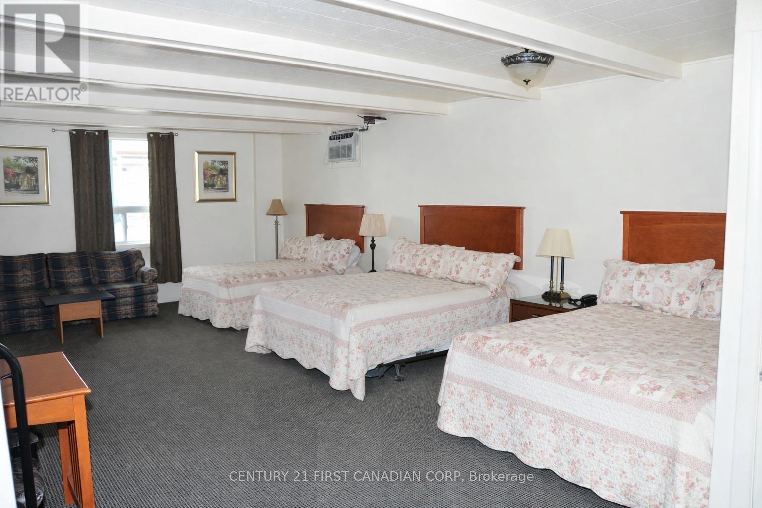 1701 London Line Property Photo 12