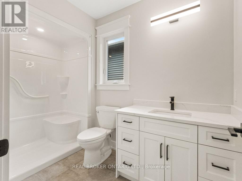 44 Topham Boulevard Property Photo 9
