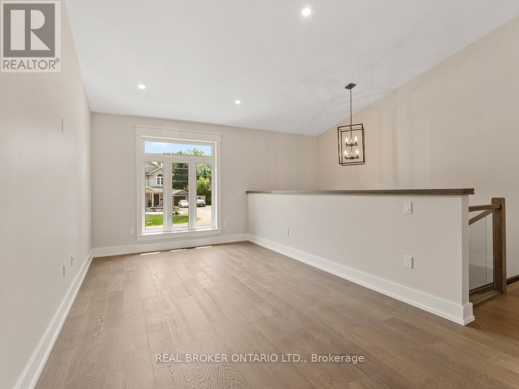44 Topham Boulevard Property Photo 13