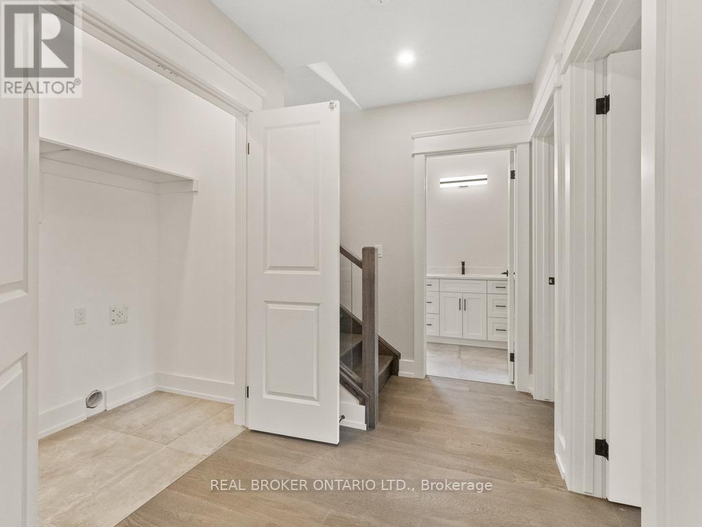 44 Topham Boulevard Property Photo 15