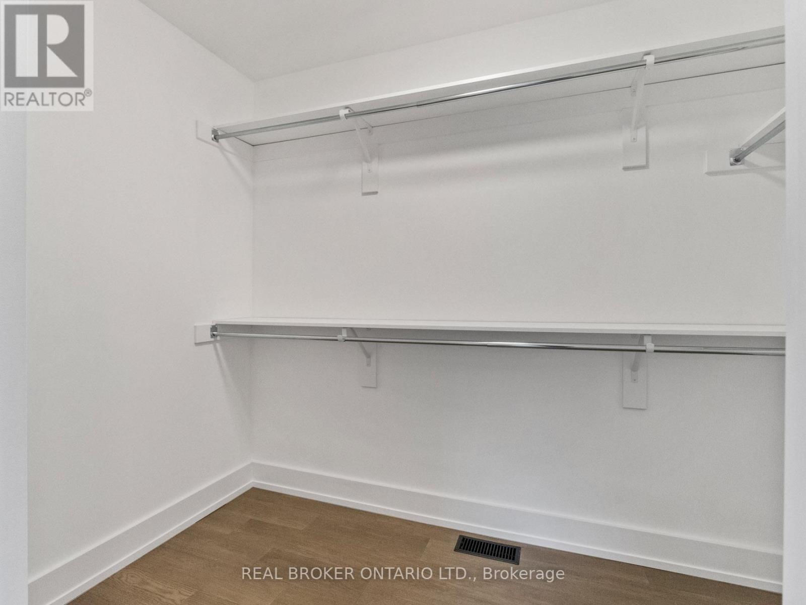 44 Topham Boulevard Property Photo 16