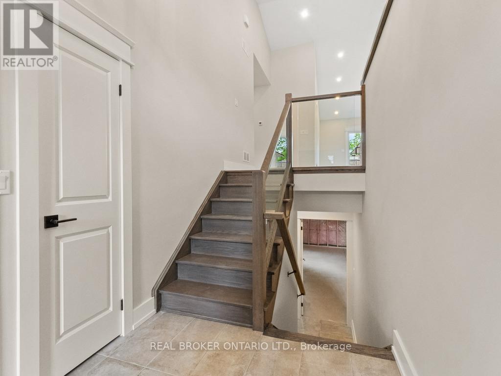 44 Topham Boulevard Property Photo 22