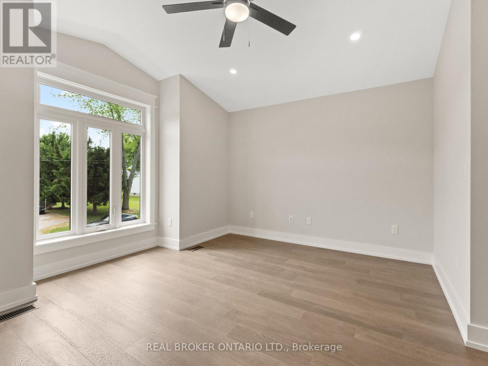44 Topham Boulevard Property Photo 23