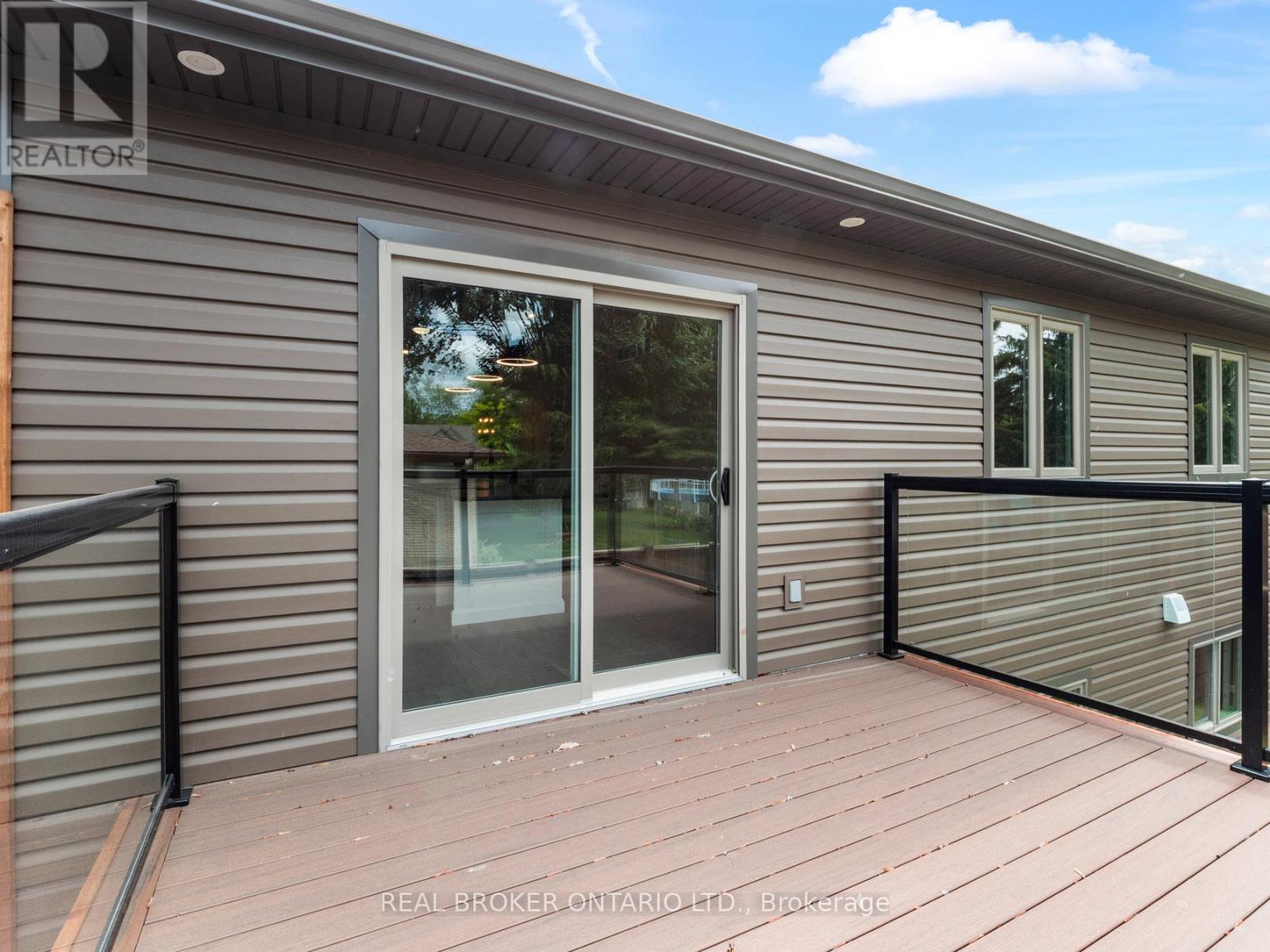 44 Topham Boulevard Property Photo 29