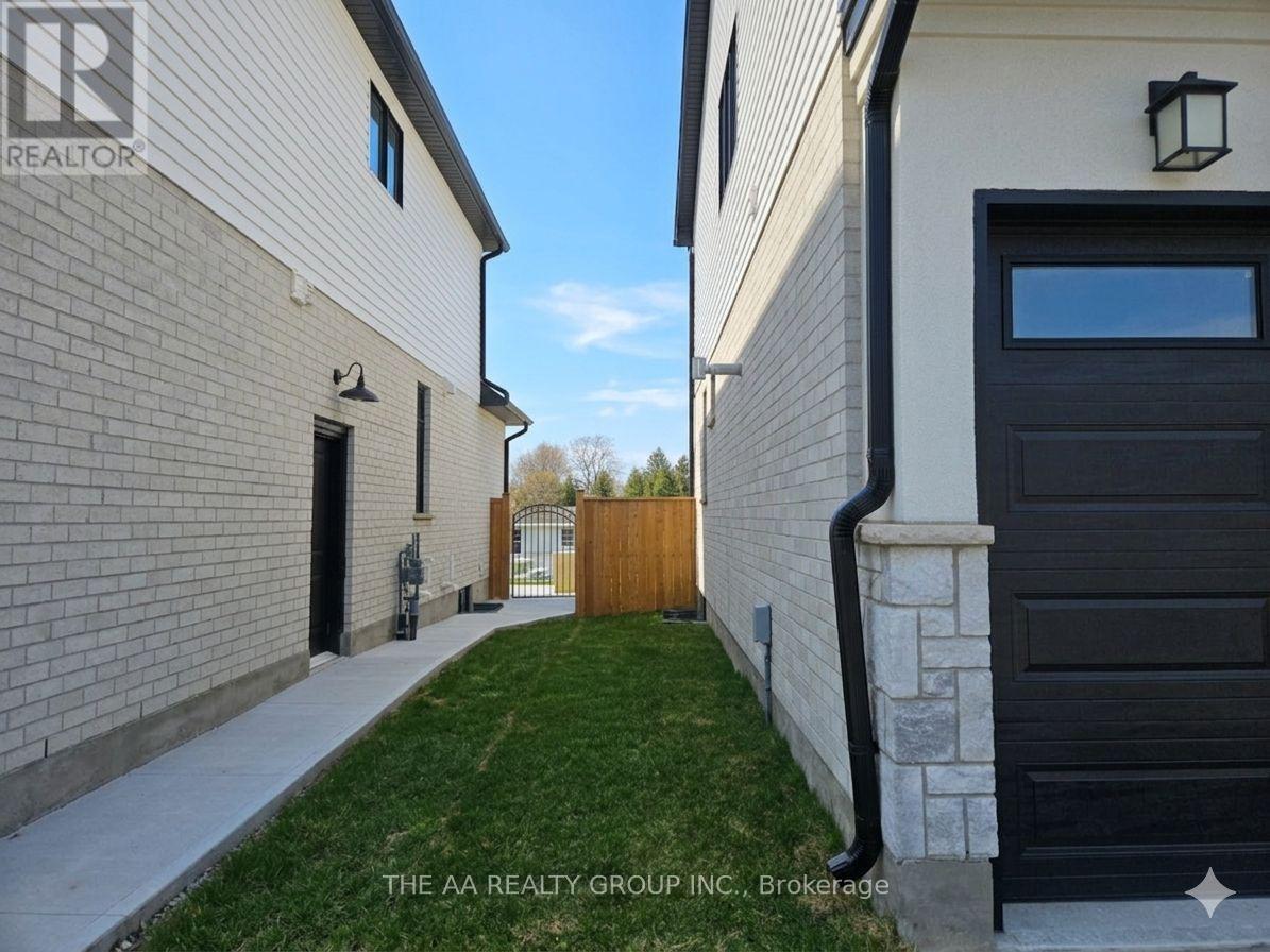 187 Foxborough Place Property Photo 3