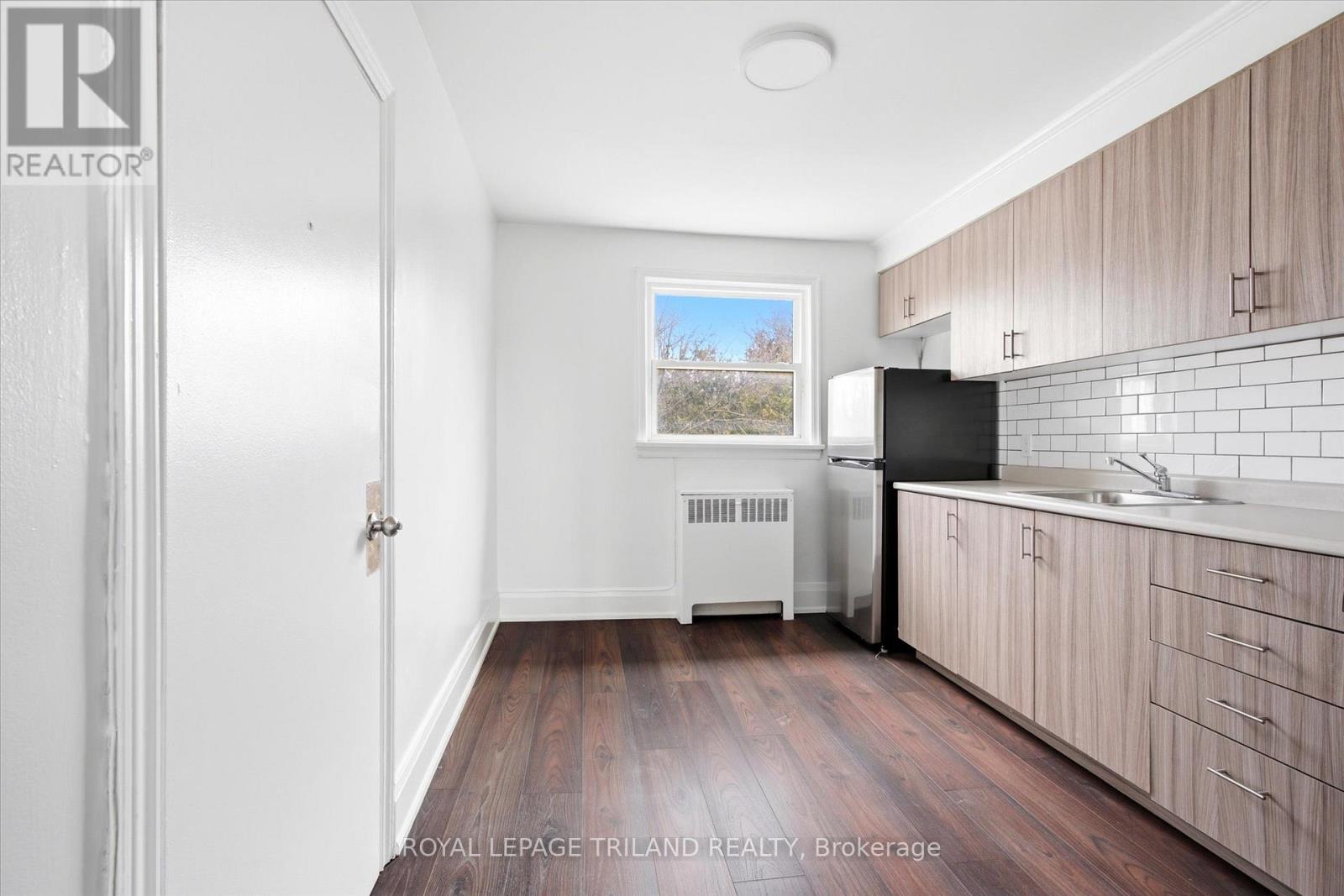 6 - 310 Speedvale Avenue E Property Photo 5