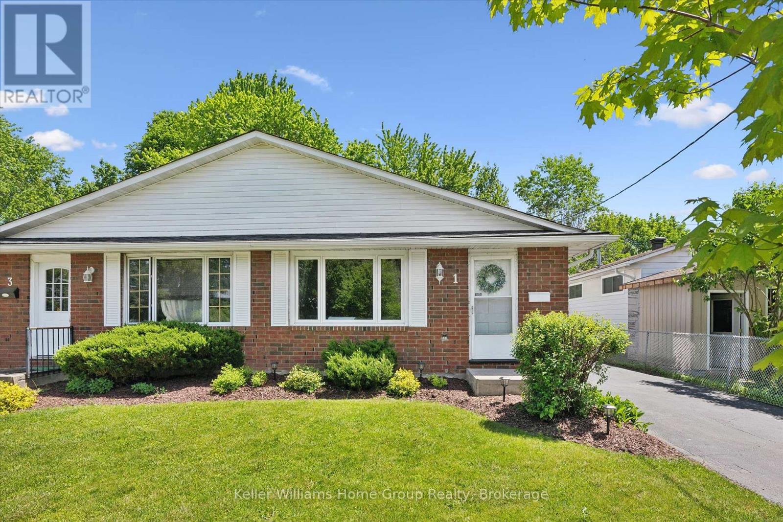 1 ISLINGTON AVENUE