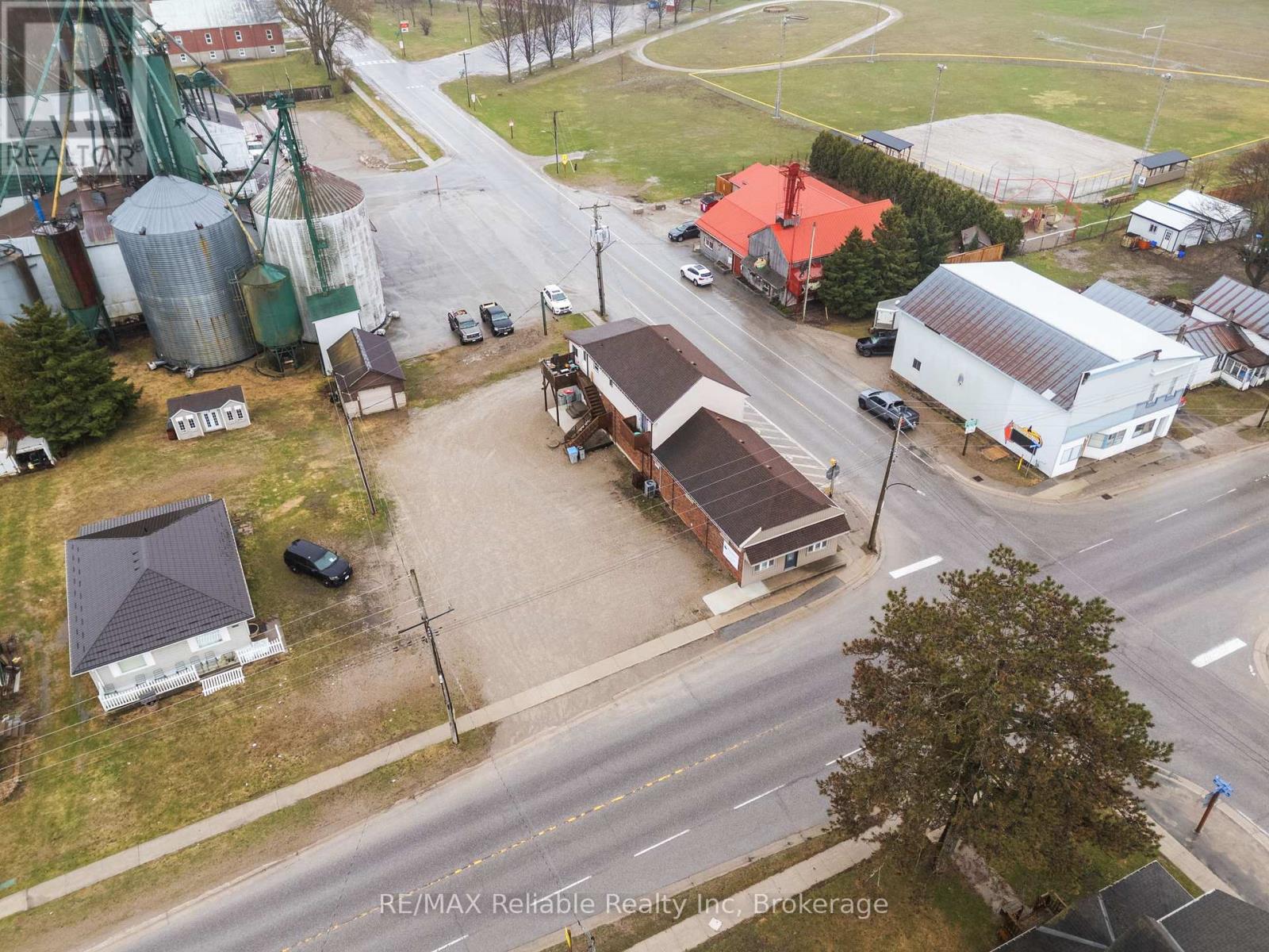 271 Main Street Property Photo 37