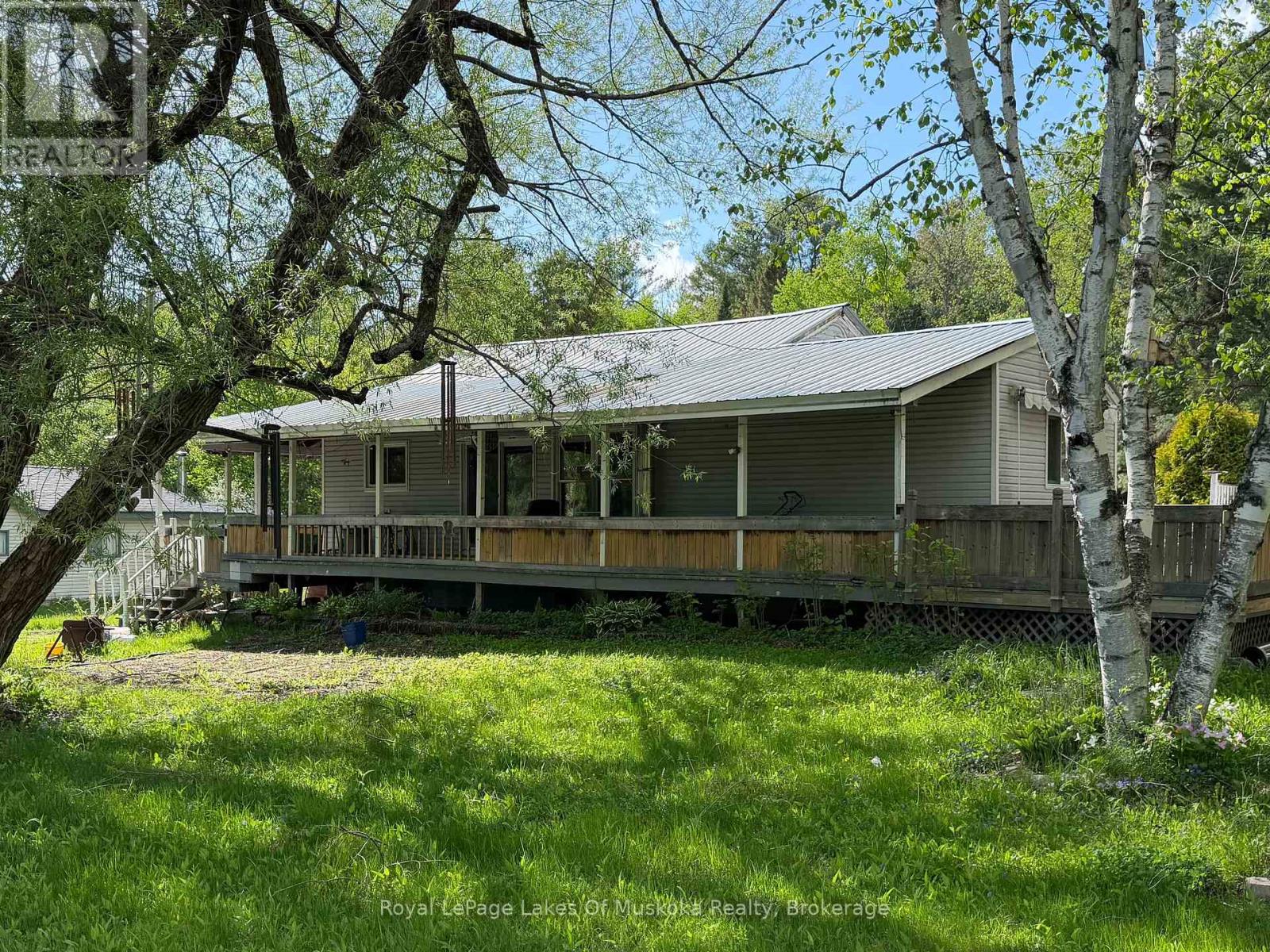 1071 Naismith Road Property Photo 1