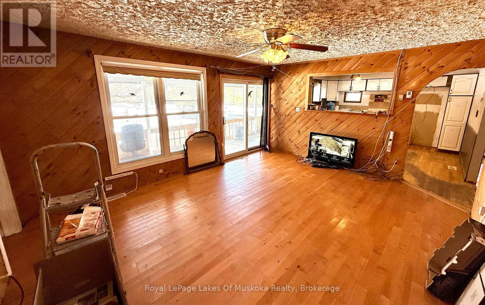1071 Naismith Road Property Photo 7