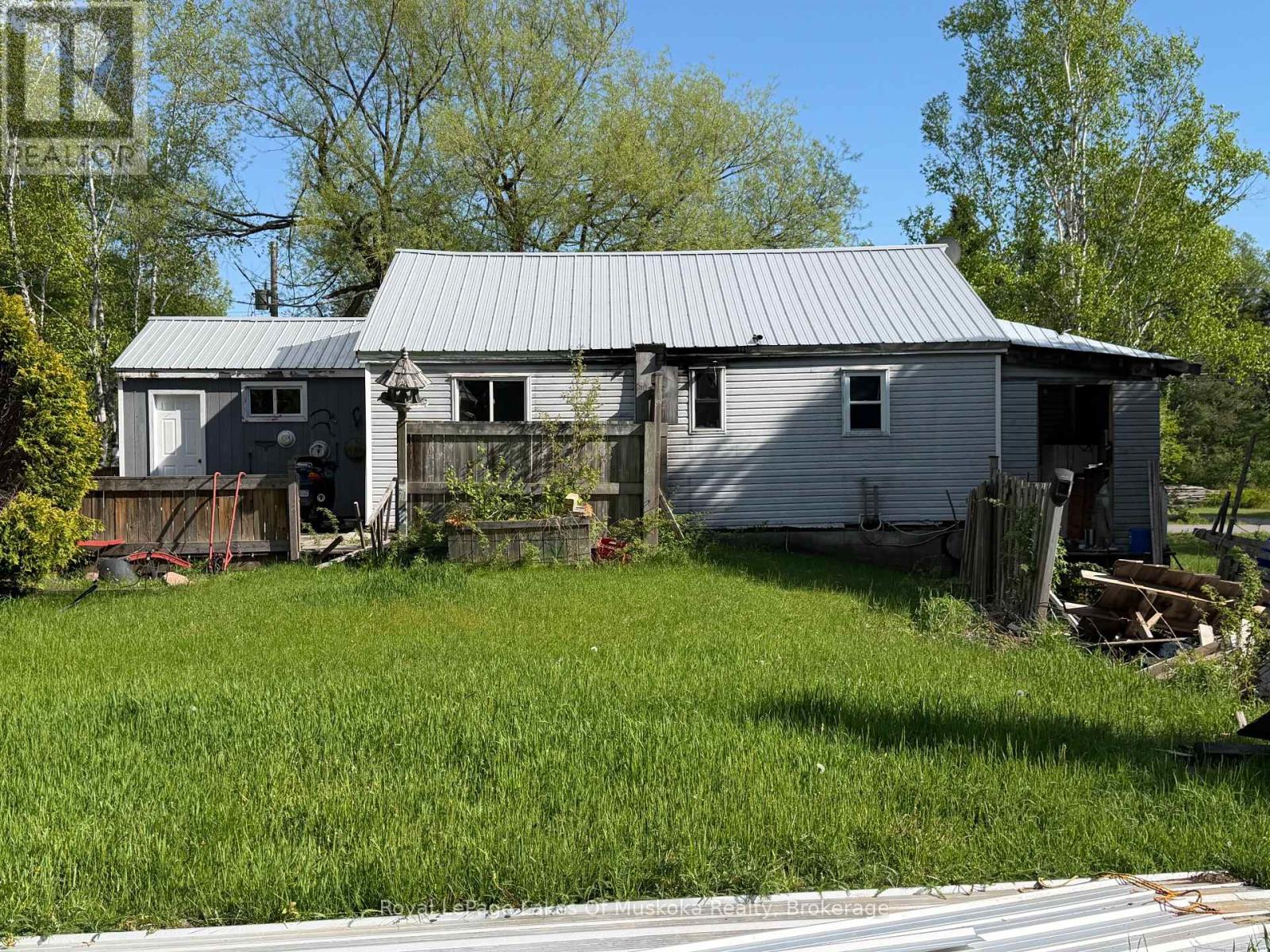 1071 Naismith Road Property Photo 19