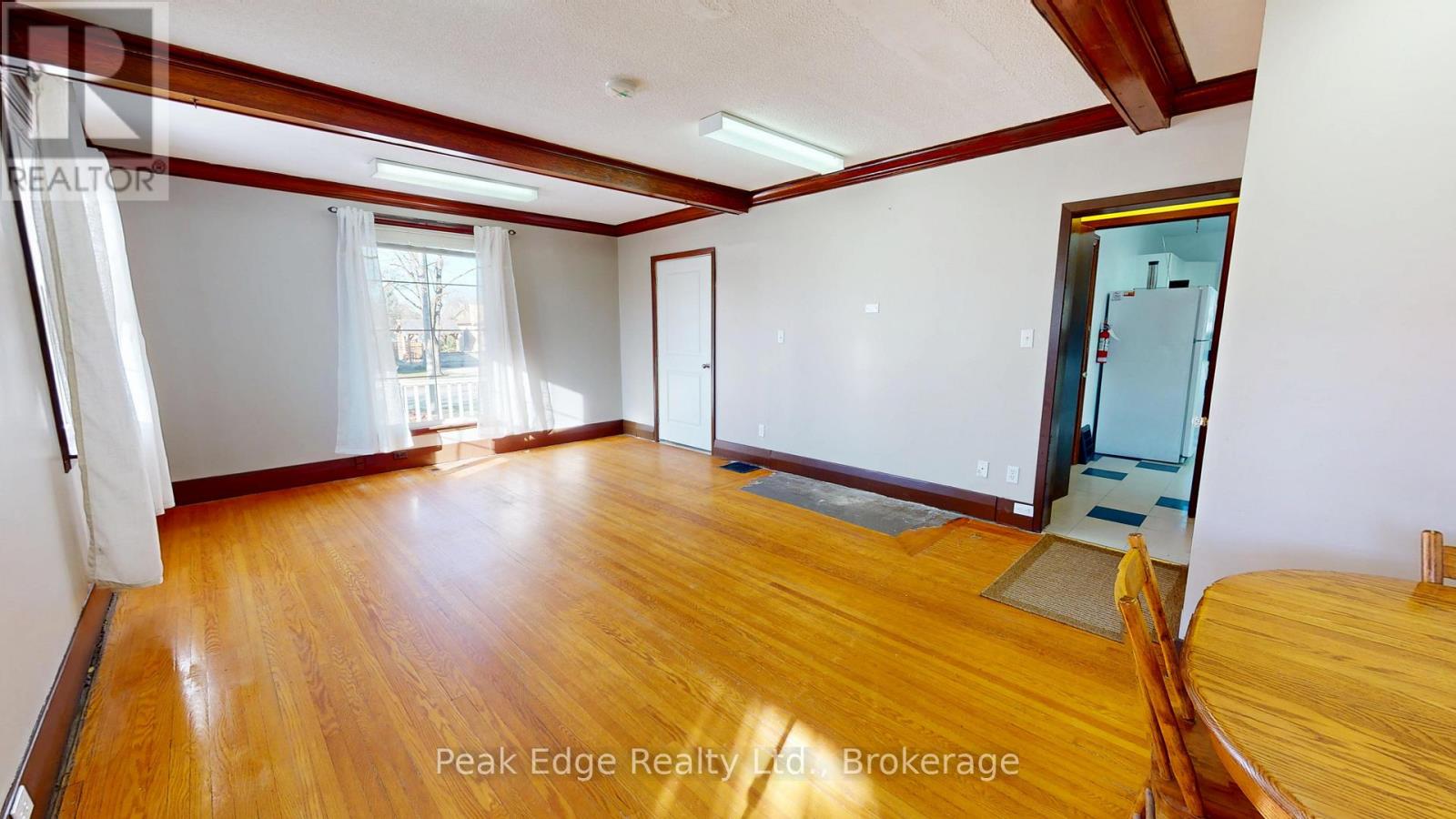 477 12th Avenue Property Photo 4