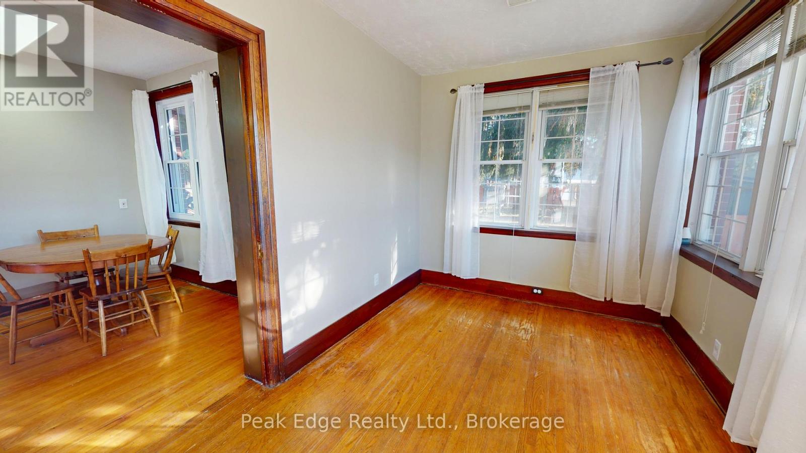 477 12th Avenue Property Photo 10