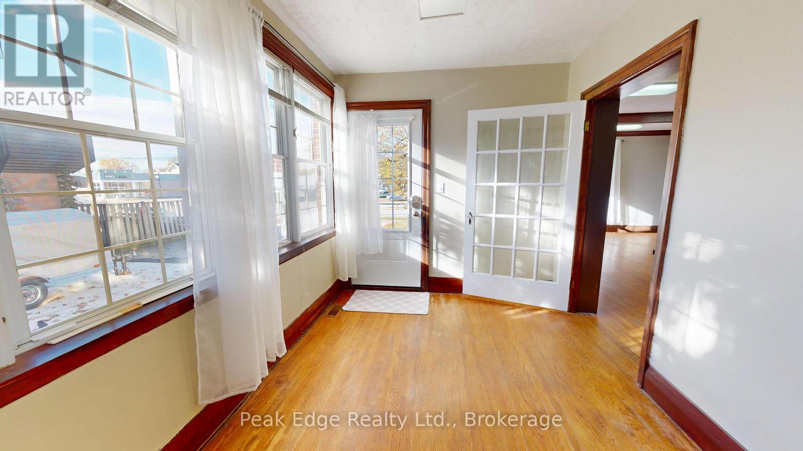477 12th Avenue Property Photo 11