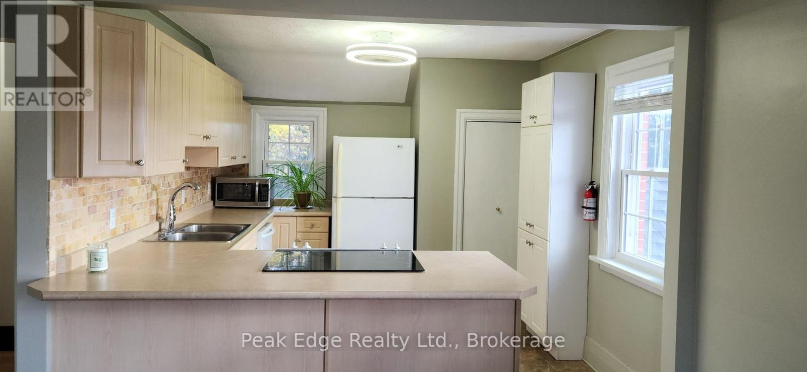 477 12th Avenue Property Photo 15