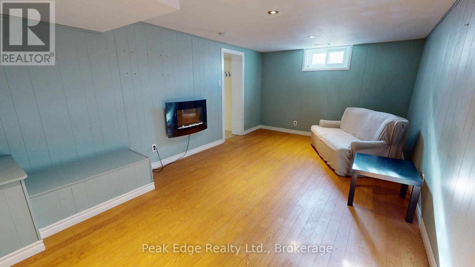477 12th Avenue Property Photo 27
