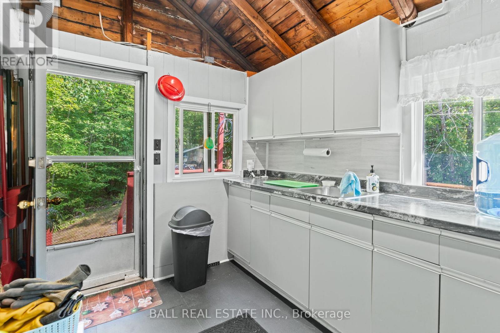 1017 Ewles Drive Property Photo 7