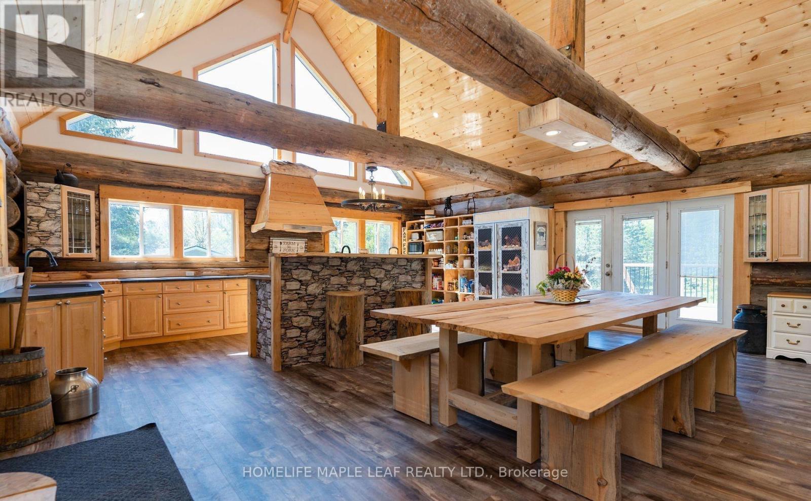 111440 11th Line Property Photo 4
