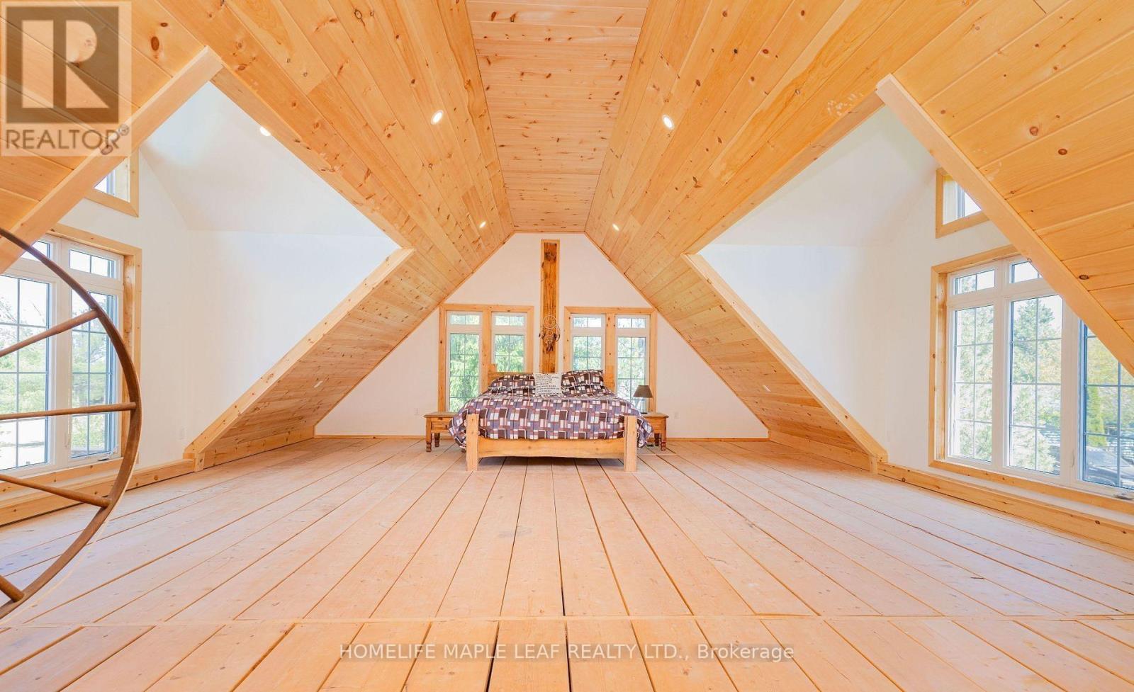 111440 11th Line Property Photo 22