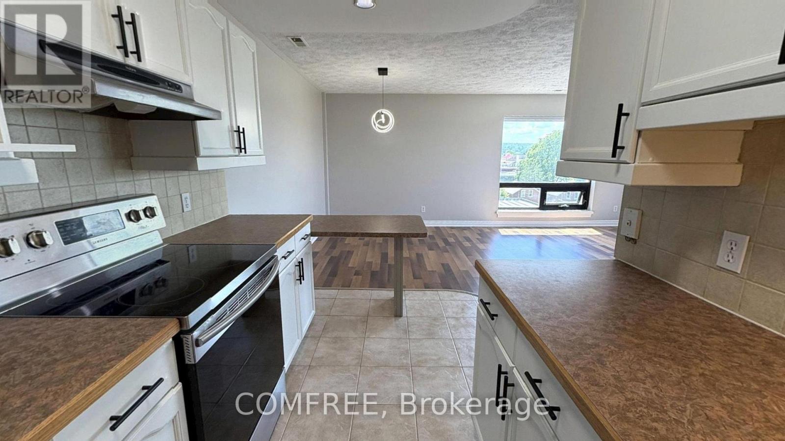 401 - 1717 2nd Avenue E Property Photo 4