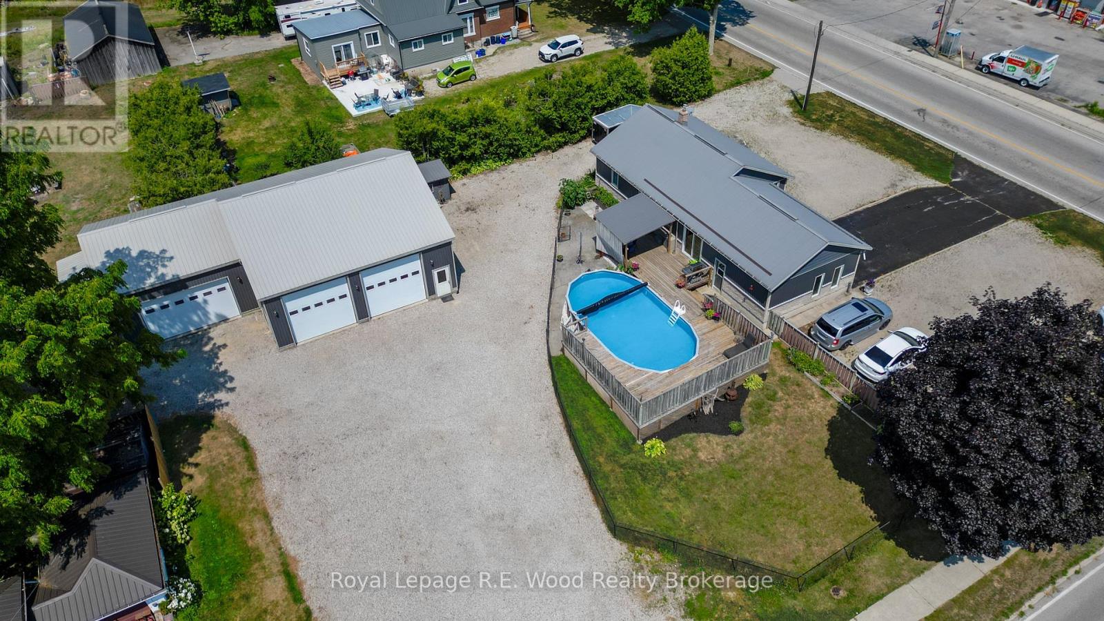 4 West Street N Property Photo 1