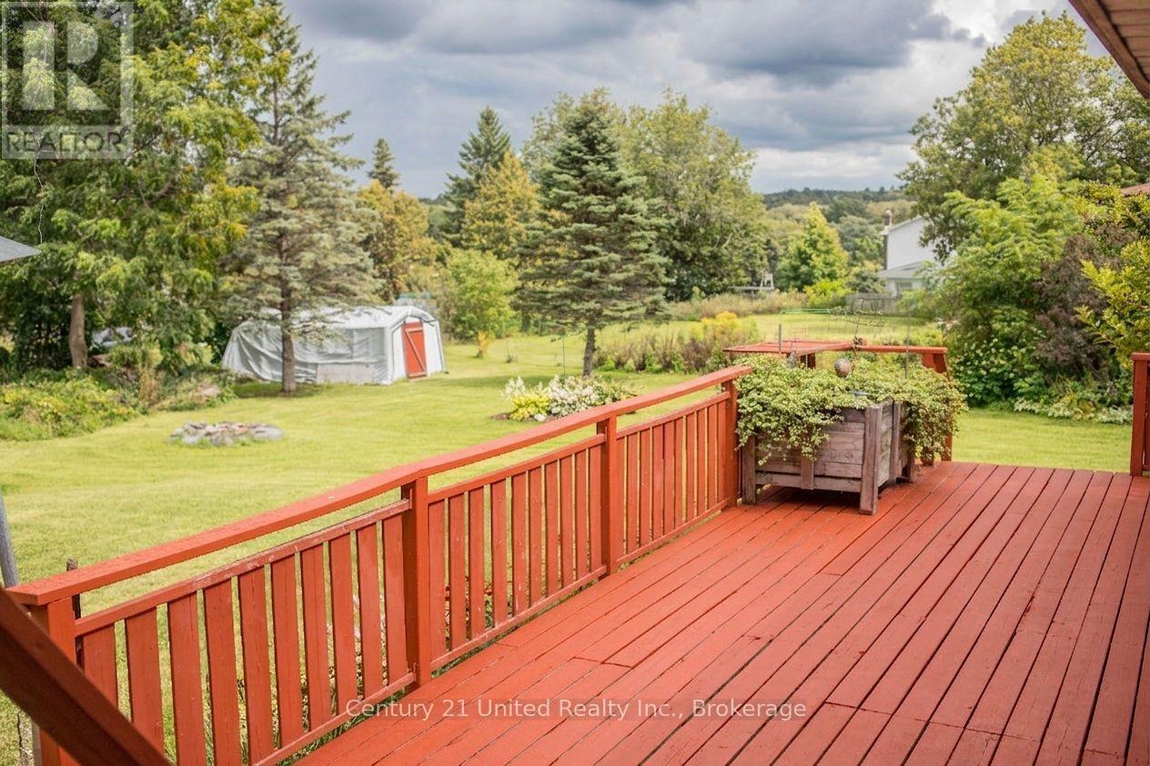 9588 Ardagh Crescent Property Photo 12