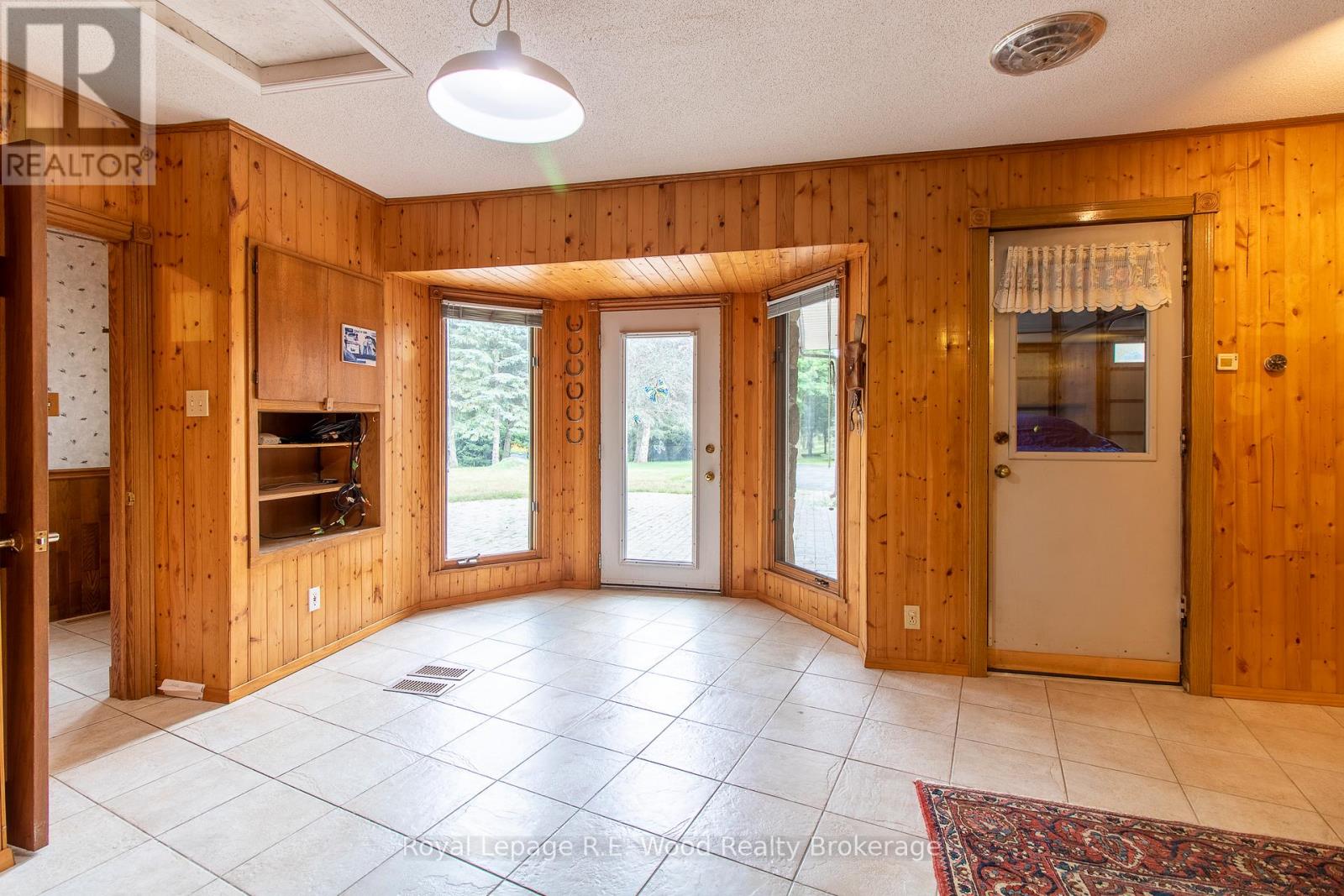 4974 Marion Street Property Photo 4