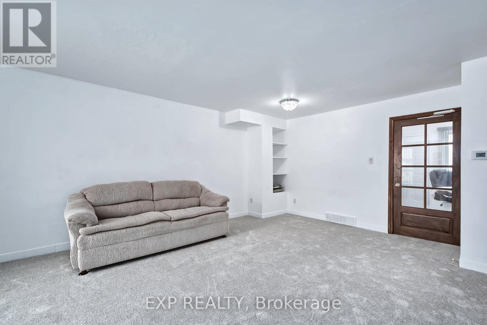 38 - 1430 Jalna Boulevard Property Photo 4
