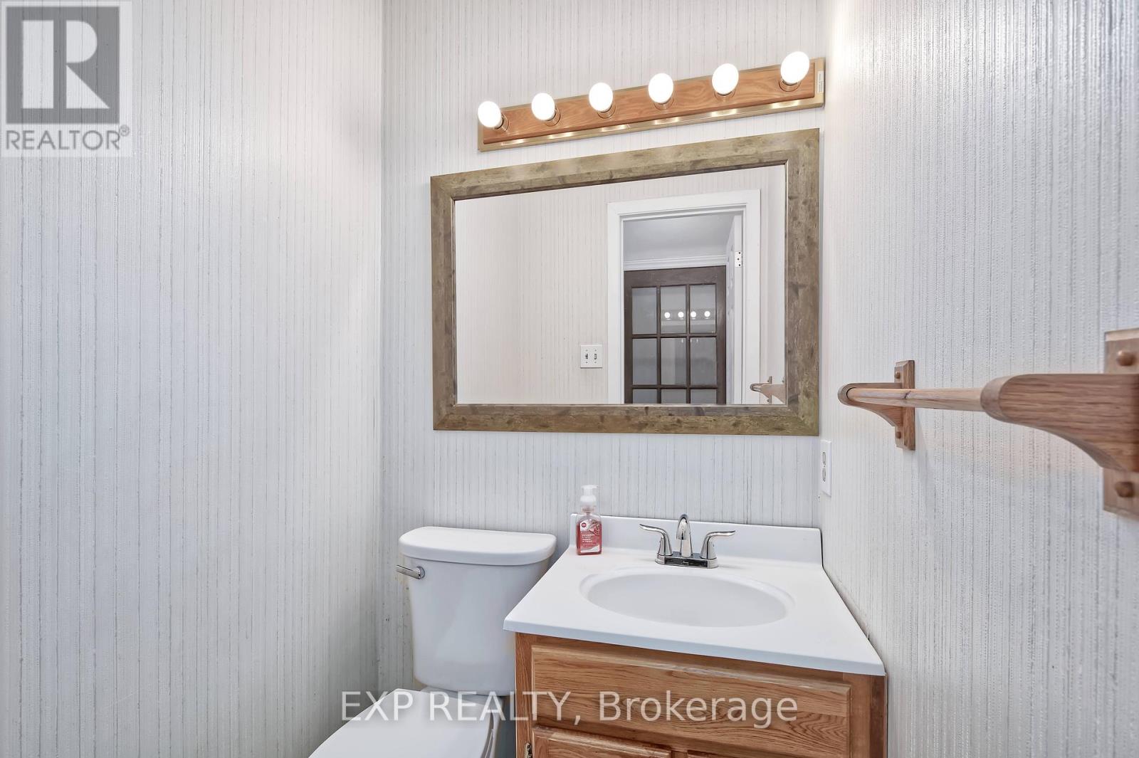 38 - 1430 Jalna Boulevard Property Photo 10