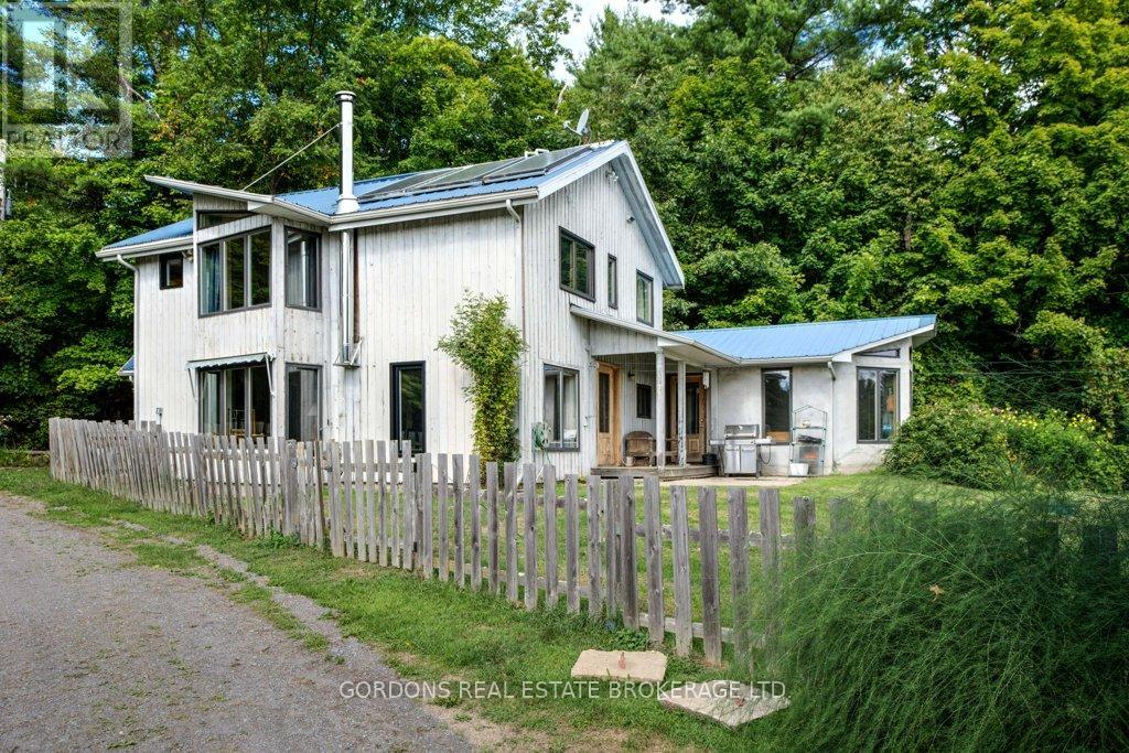 1084 Moon Road Property Photo 2