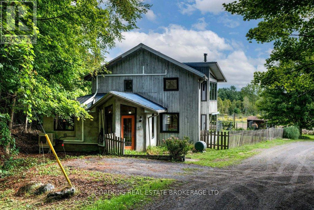 1084 Moon Road Property Photo 4