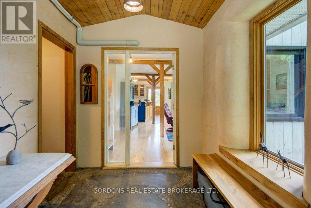 1084 Moon Road Property Photo 5