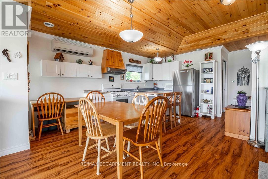 2399 Lakeshore Road Property Photo 13