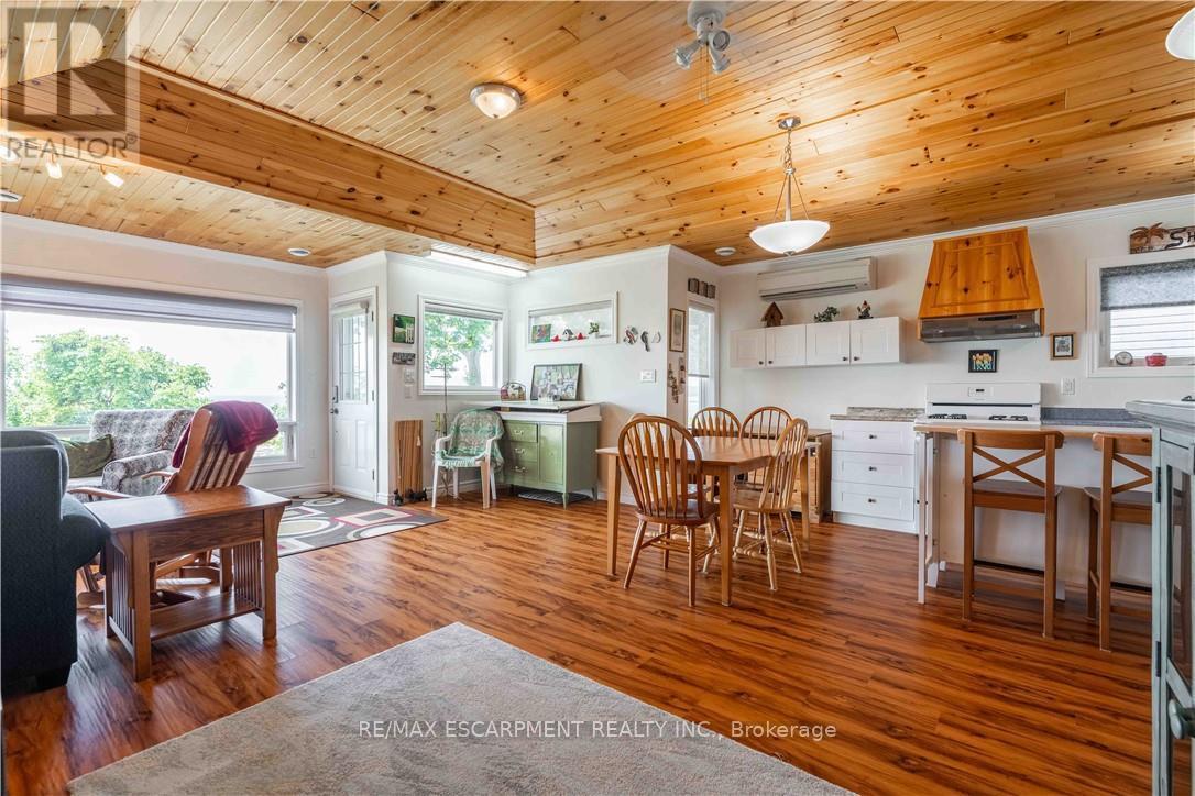 2399 Lakeshore Road Property Photo 15