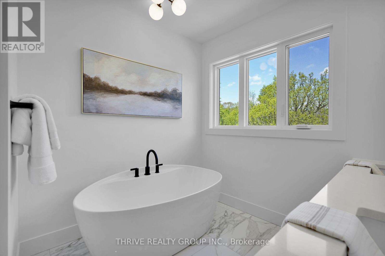 58 - 101 Meadowlily Road S Property Photo 18