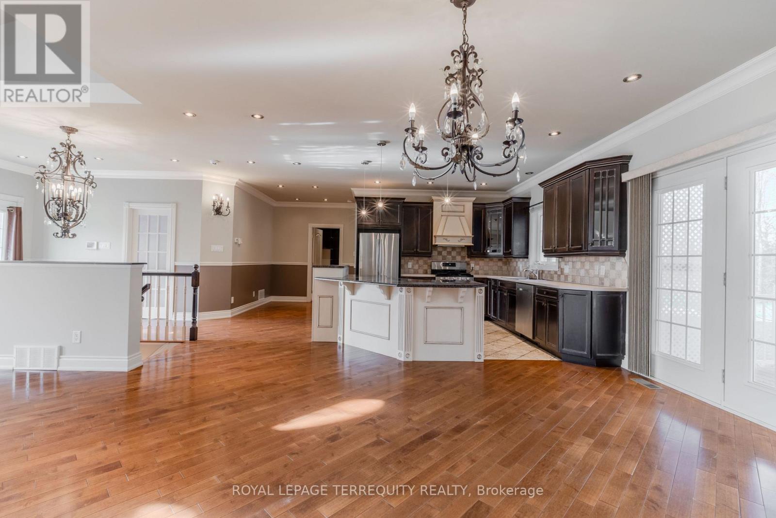 591 Du Parc Road Property Photo 8