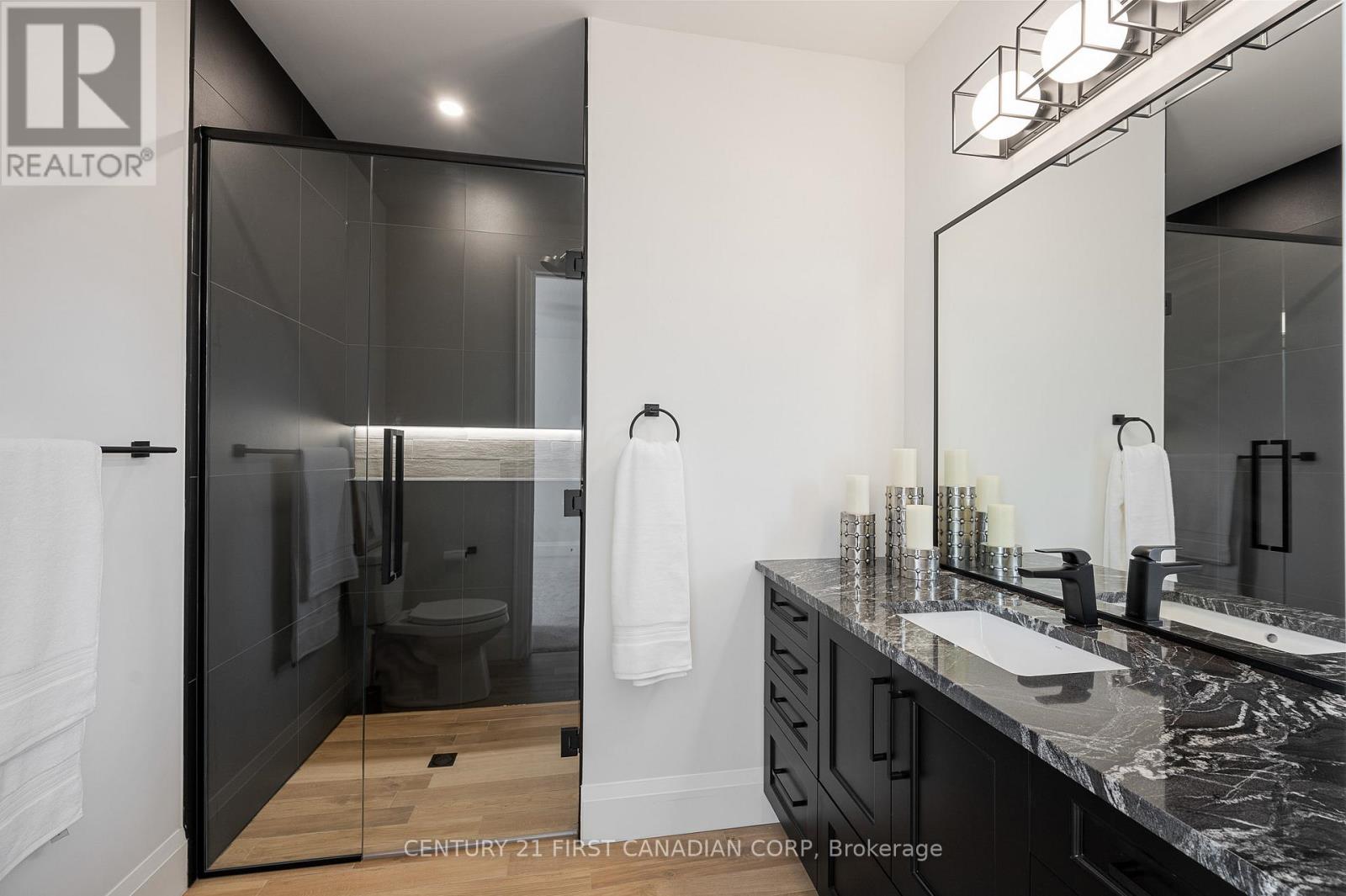 868 White Pine Street Property Photo 8