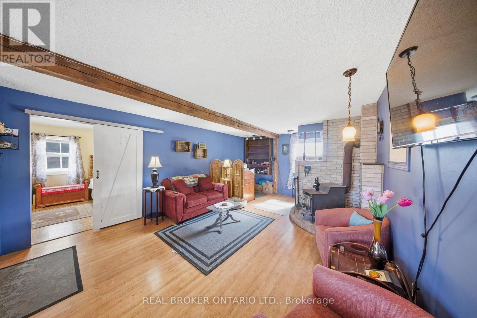 1247 Old 8 Highway Property Photo 7