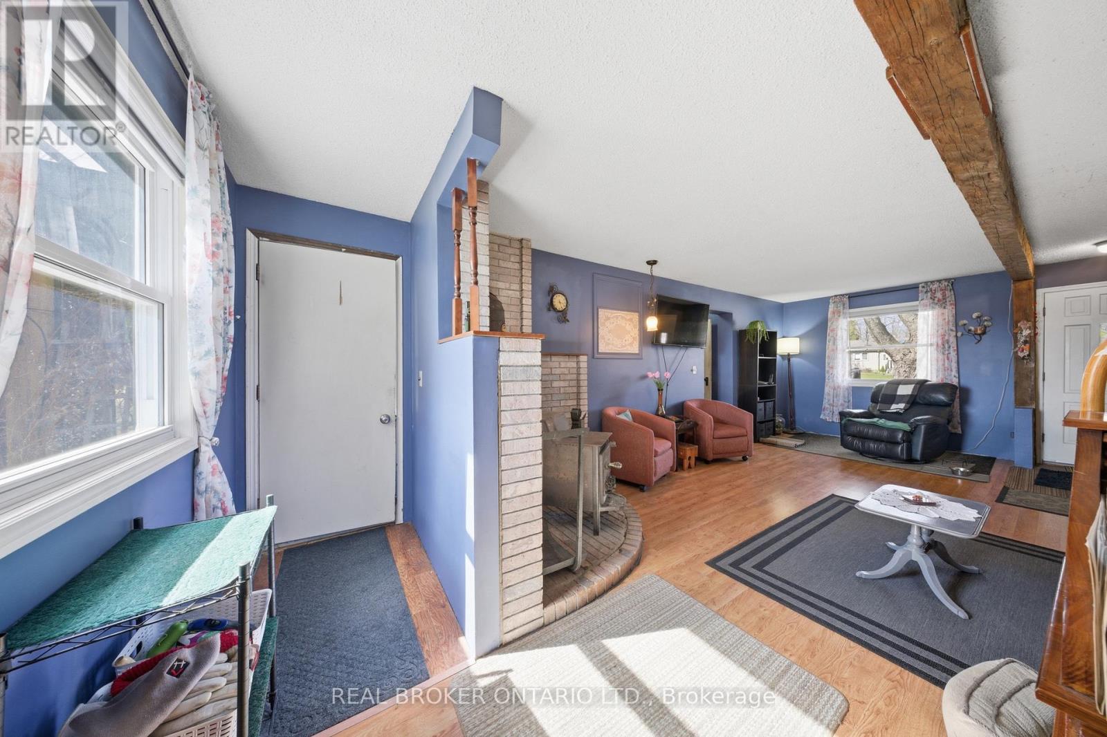 1247 Old 8 Highway Property Photo 8