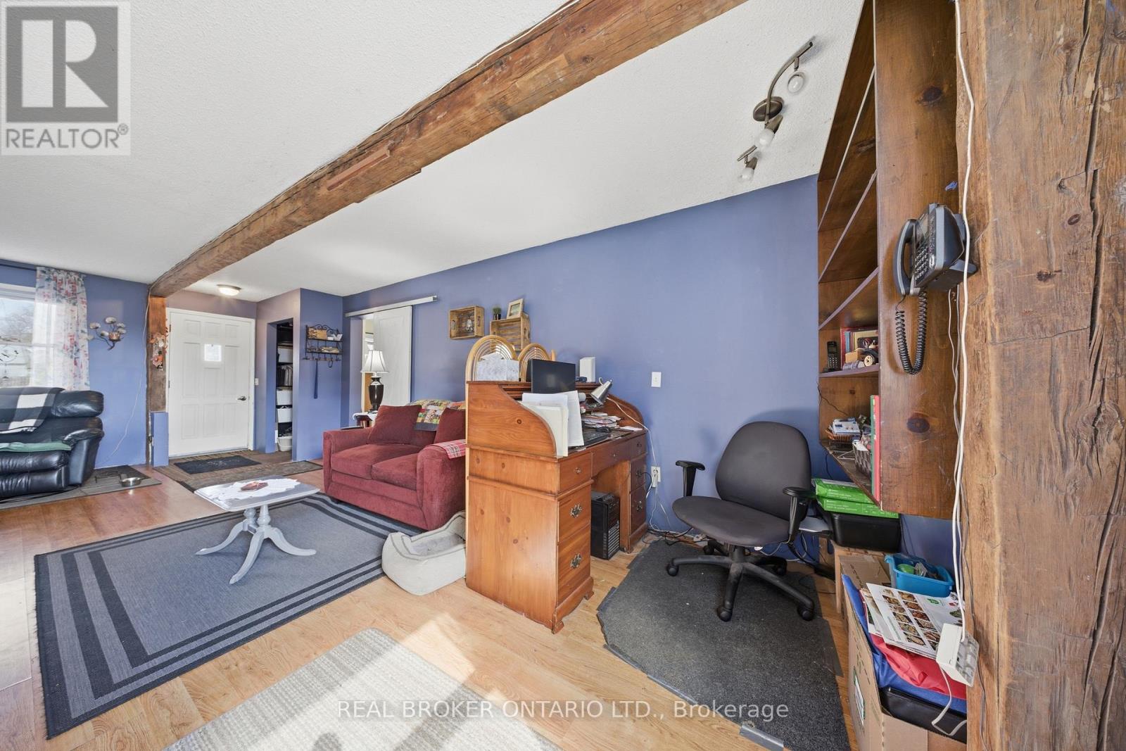 1247 Old 8 Highway Property Photo 9