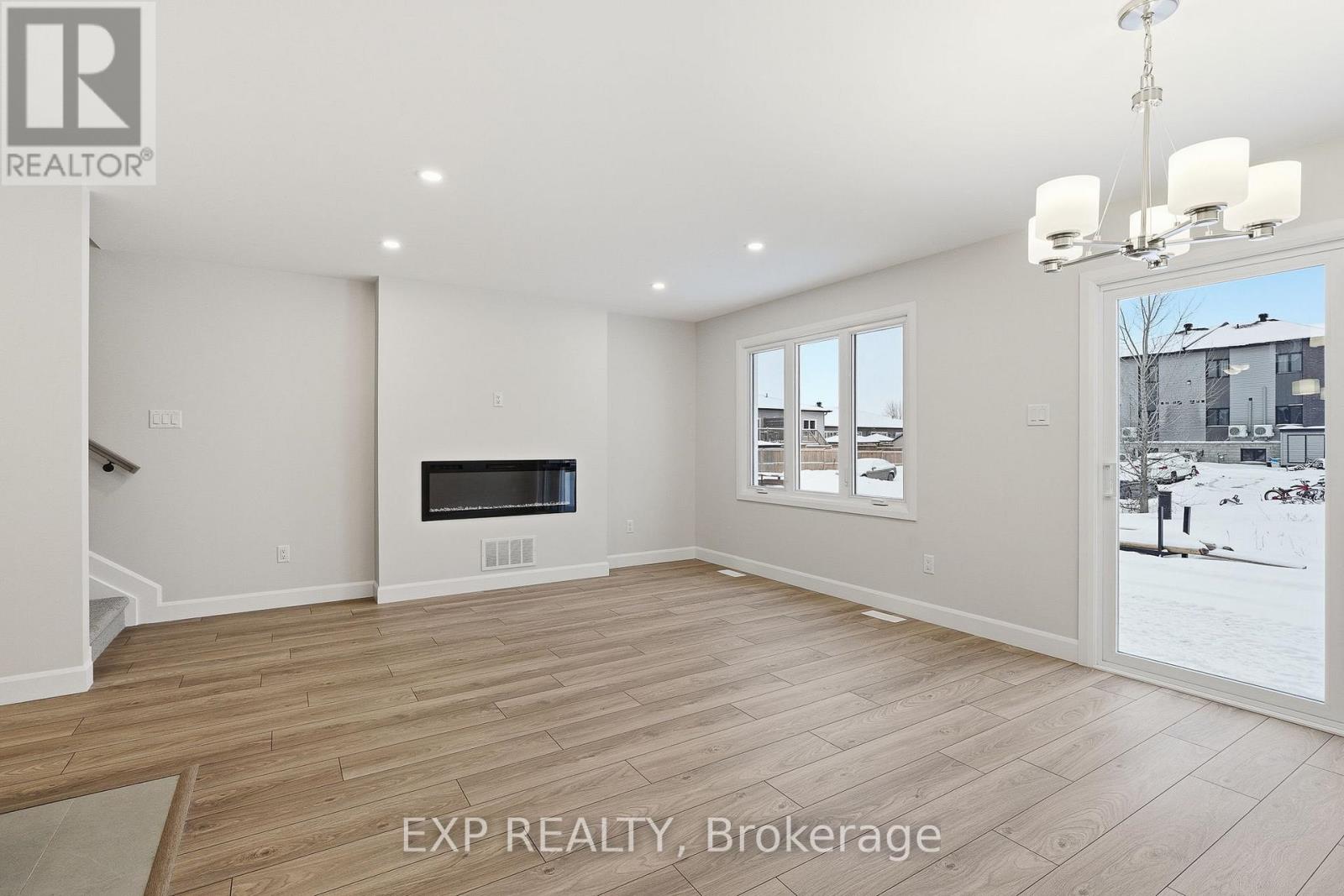 140 Elizabeth Crescent Property Photo 12
