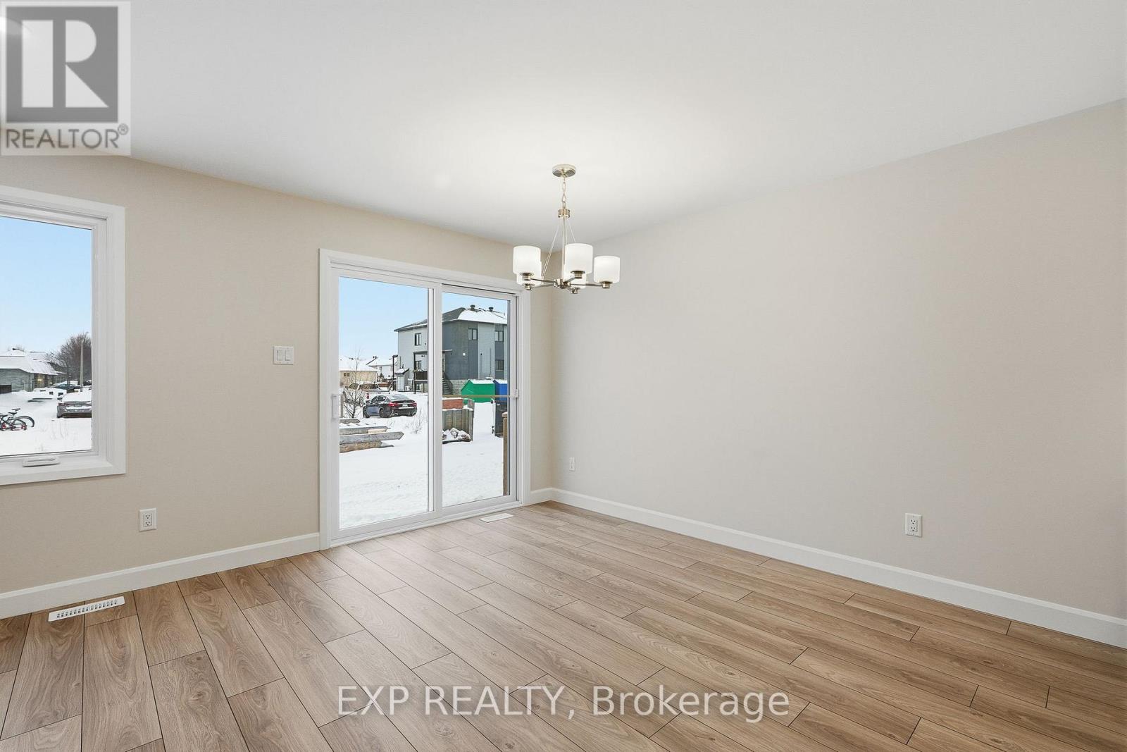 140 Elizabeth Crescent Property Photo 13