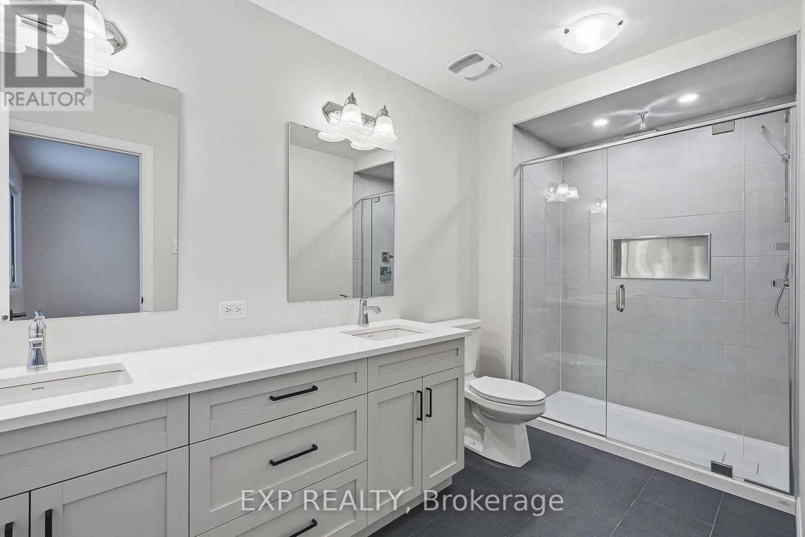 140 Elizabeth Crescent Property Photo 20
