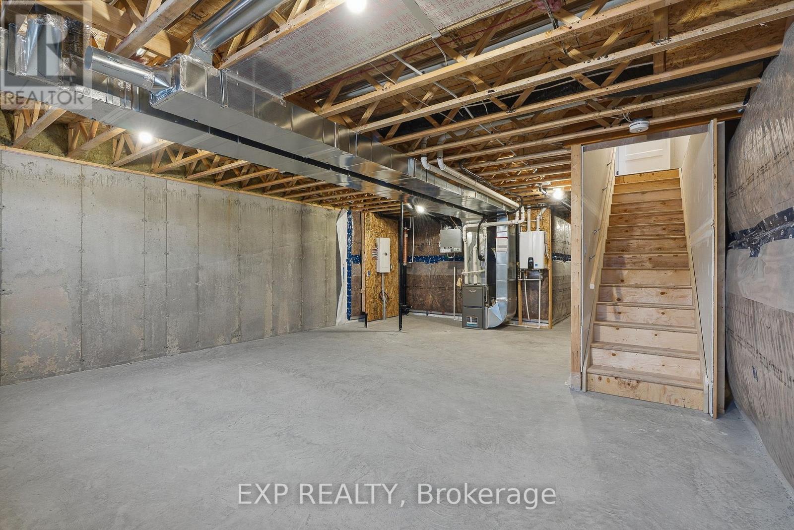 140 Elizabeth Crescent Property Photo 21