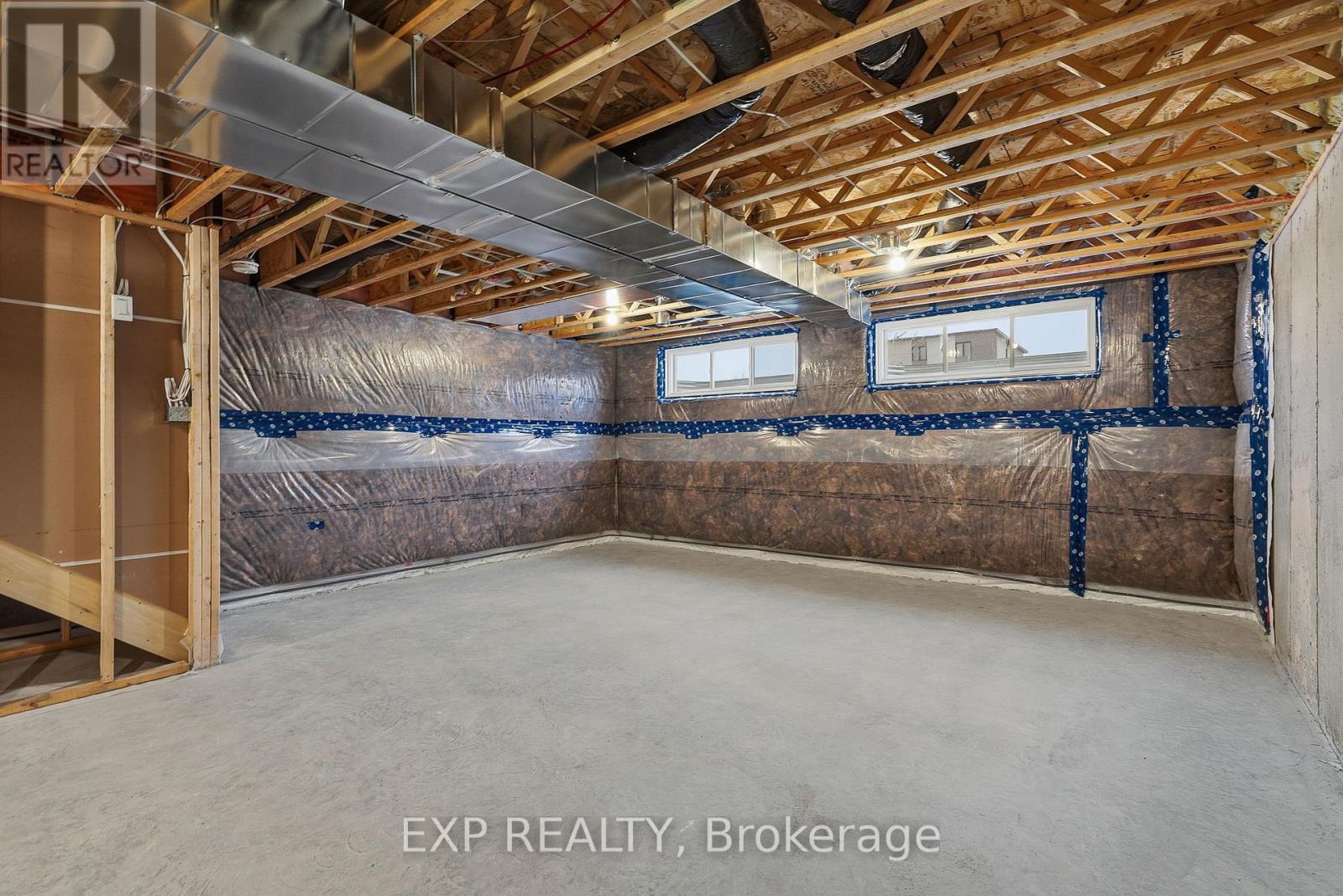 140 Elizabeth Crescent Property Photo 23